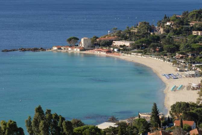 Au Coin De L'Olivier Apartamento Le Lavandou Exterior foto